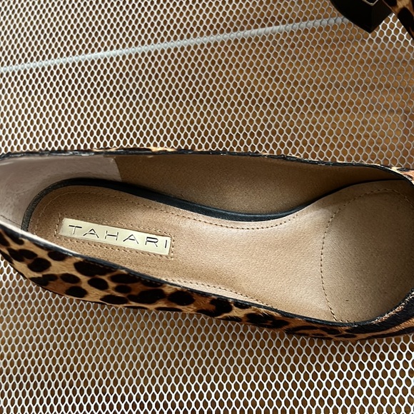 Tahari Leopard Block Heel Pump Size 9 - Picture 5 of 7